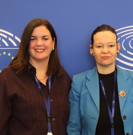 Las eurodiputadas socialistas Leire Pajín y Sandra Gómez
