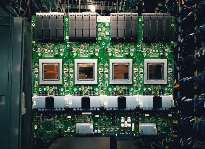 O novo chip de IA do Google, o Ironwood.