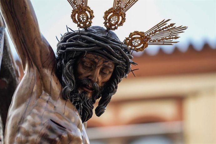 Archivo - La hermandad de San Benito a su paso por el comienzo de la Carrera Oficial. 