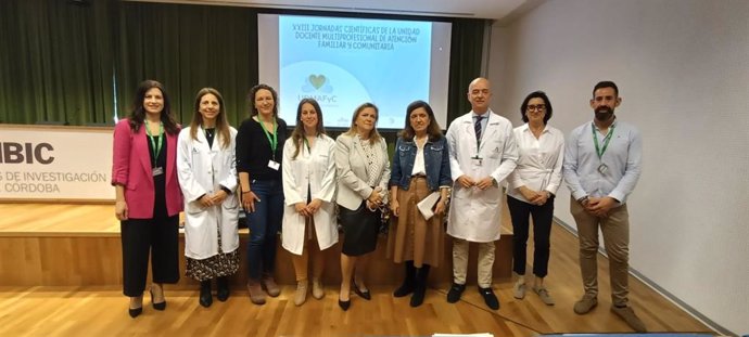 Botella (4ª dcha.), en la inauguración de las XXIII Jornadas Científicas de Residentes y Tutores.