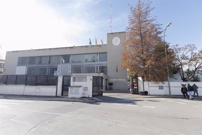 Archivo - Vista general de la comisaría de la Policía Local de Granada