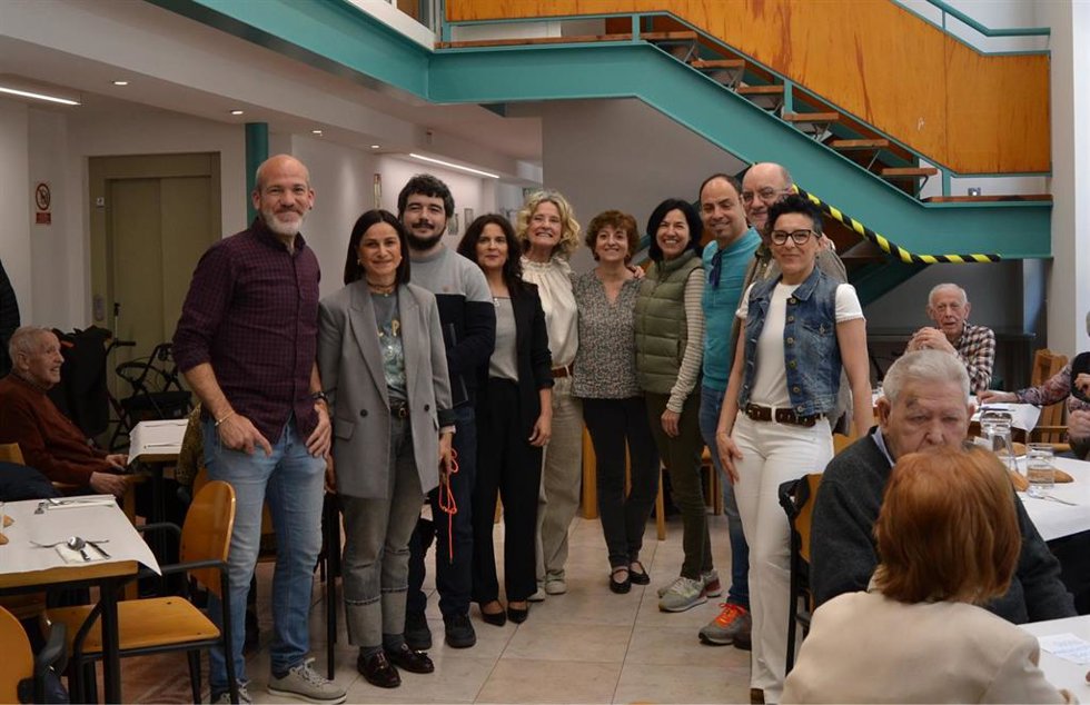 Ansoáin muestra al Parlamento foral su comedor comunitario sostenible.
