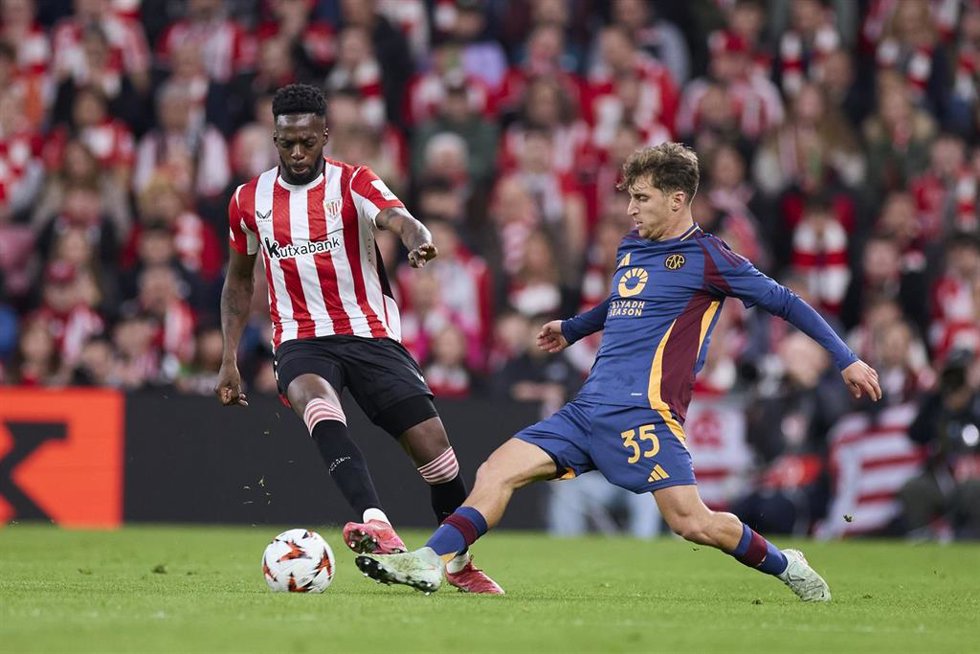 El atacante del Athletic Club Iñaki Williams durante el Athletic - Roma de octavos de final de la Liga Europa en San Mamés.