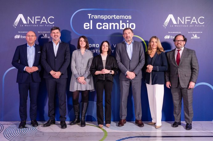 Rebeca Torró muestra el compromiso del gobierno con la automoción ante el efecto de los aranceles.