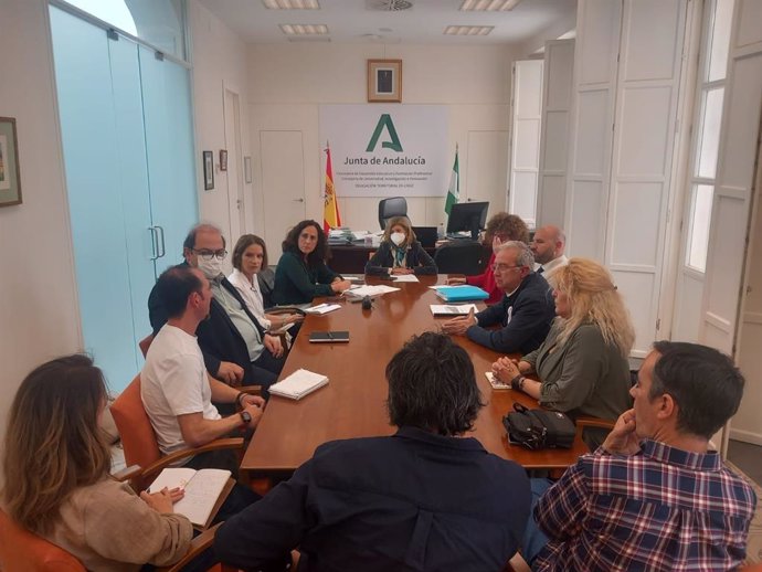 Isabel Paredes con la comunidad del CEIP San Ignacio de San Fernando.