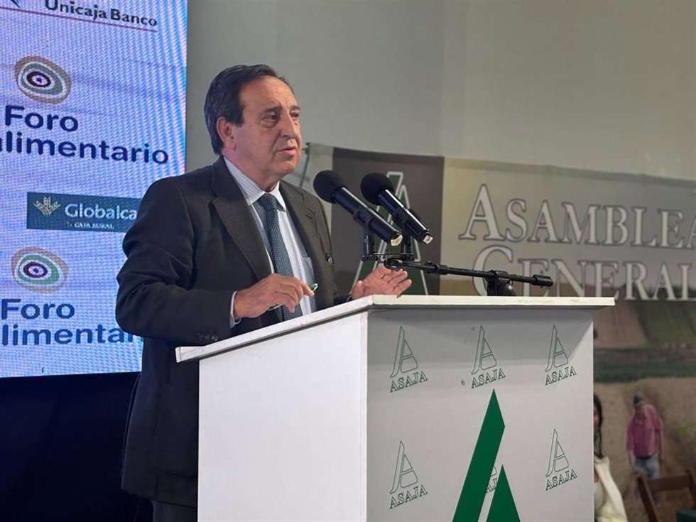 El presidente de Asaja, Pedro Barato, en la asamblea de Asaja en Cuenca