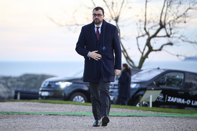 Archivo - El presidente del Principáu d'Asturiess, Adrián Barbón.