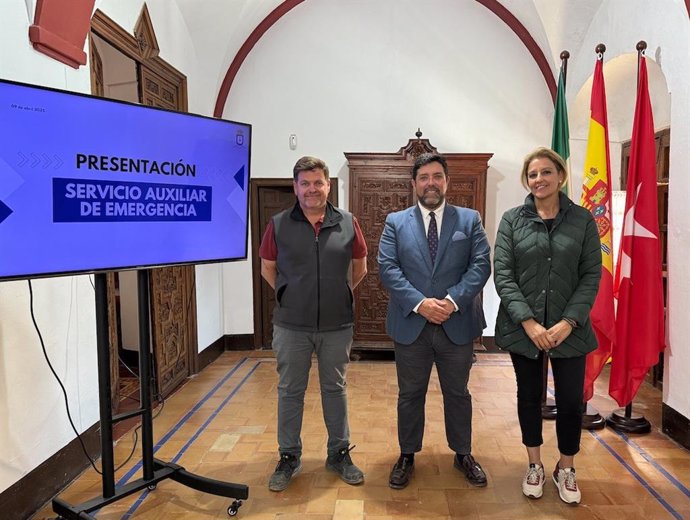 Presentación del nuevo Servicio Auxiliar de Emergencia de Lora del Río