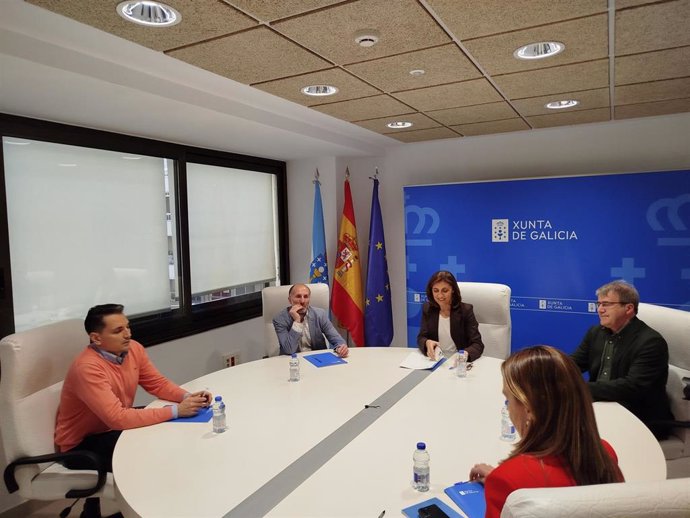 La conselleira de Medio Ambiente y Cambio Climático, Ángeles Vázquez y el alcalde de Ourense, Gonzalo Pérez Jácome, se reunen para abordar elprimer proyecto piloto de refugio climático de Galicia