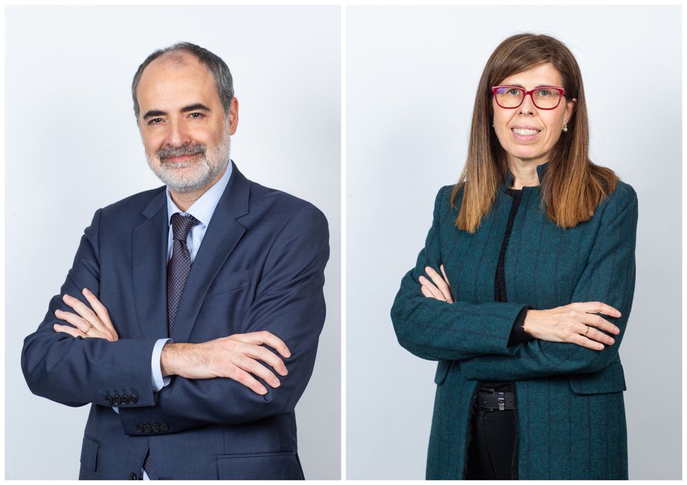 El director general de CECA, Antonio Romero, y la CEO de Cecabank, Ainhoa Jáuregui.