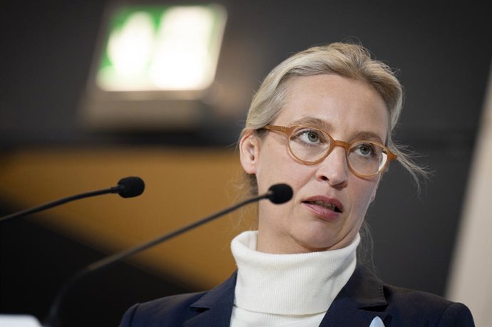 12 de março de 2025, Berlim, Berlim, Alemanha: Alice Weidel na declaração à imprensa para a reunião do grupo parlamentar da AfD no prédio do Reichstag. Berlim, 12 de março de 2025