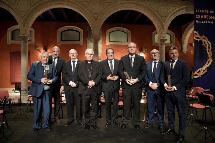 La Fundación Cajasol entrega los premios 'Gota a Gota de Pasión 2025'.