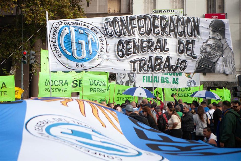 Manifestación en Buenos Aires contra la reforma de las pensiones del Gobierno argentino