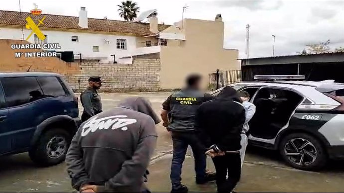 Detenidos por la Guardia Civil de Sevilla.