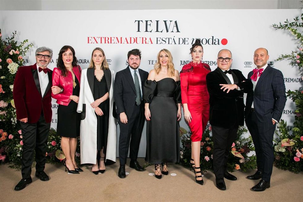 María Guardiola, junto a diseñadores extremeños en el acto 'Extremadura está de moda', organizado por la revista Telva
