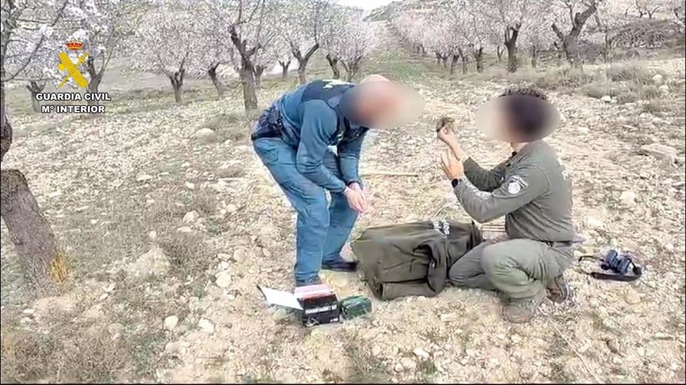 El Seprona investiga a un joven de 31 años por capturar pájaros silvestres con métodos prohibidos