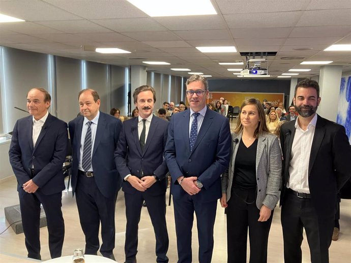 El vicepresidente del Govern. Antoni Costa, este jueves en la sede de CAEB.
