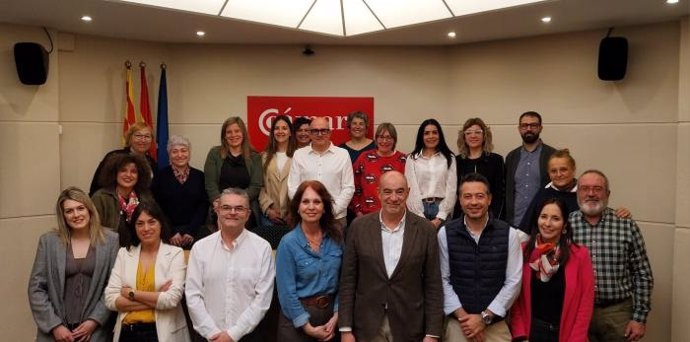 La directora general de Comercio, Ferias y Artesanía, Carmen Herrarte, se ha reunido con las asociaciones de comercio de Teruel, Huesca y Zaragoza en las tres capitales de provincia.
