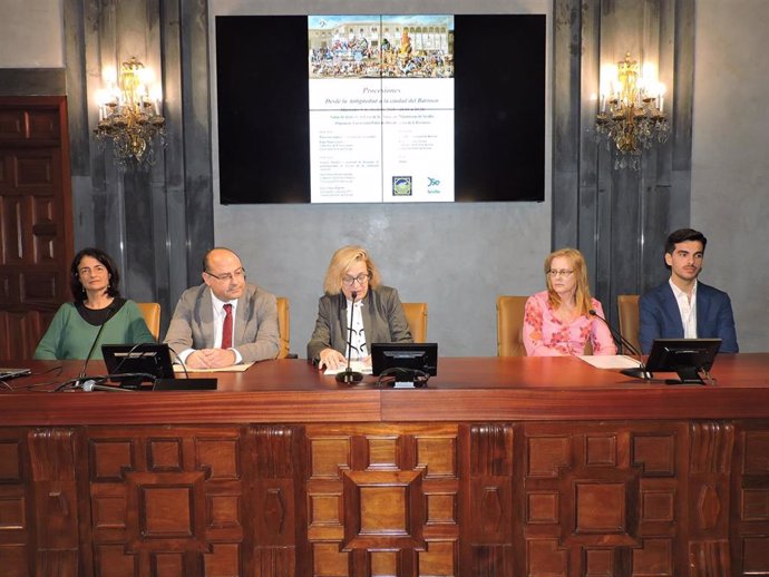 La Casa de la Provincia acoge la jornada 'Procesiones desde la Antigüedad a la ciudad del Barroco'.