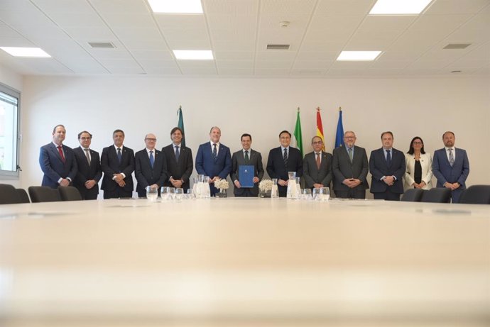 Comunicado à imprensa. Moreno enfatiza o compromisso com as universidades públicas andaluzas, que terão 1,75 bilhão em financiamento este ano, 30% a mais do que em 2018