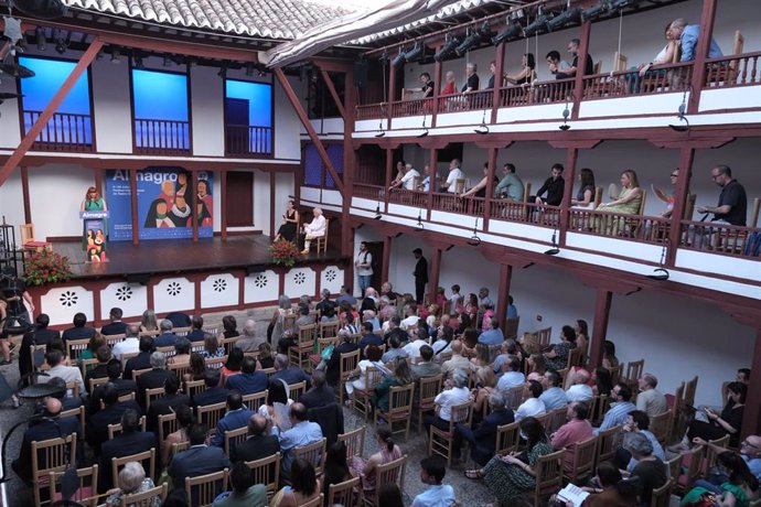 Archivo - Decenas de personas durante la inauguración de la 47ª edición del Festival Internacional de Teatro Clásico de Almagro, en el Corral de Comedias, a 4 de julio de 2024, en Almagro, Ciudad Real (España).