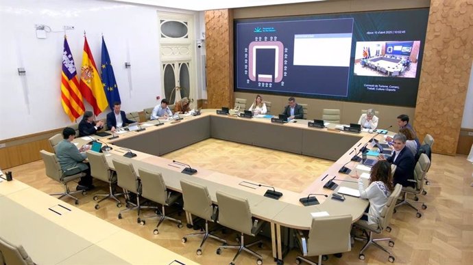 Reunión de la Comisión de Turismo, Comercio, Trabajo, Cultura y Deportes del Parlament.