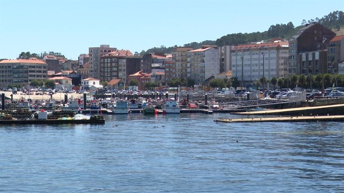 Archivo - Puerto de Ribeira (A Coruña)