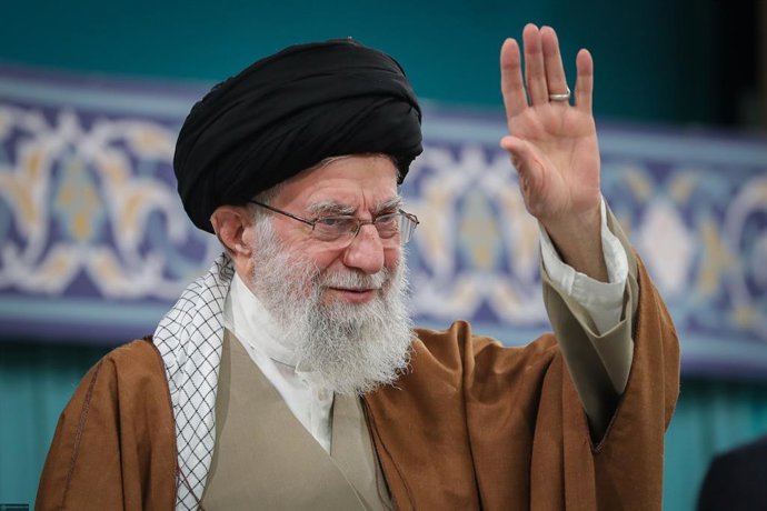 O líder supremo do Irã, aiatolá Ali Khamenei, durante uma cerimônia oficial (arquivo)