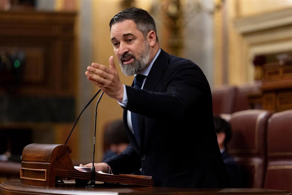 El presidente de VOX, Santiago Abascal, interviene durante una sesión plenaria en el Congreso de los Diputados.