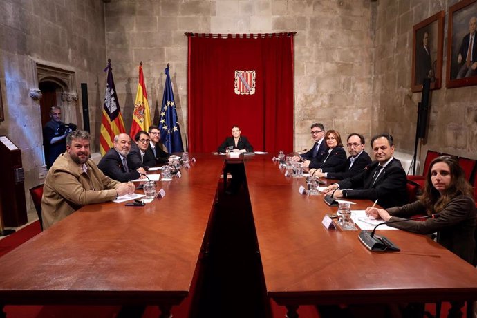 Reunión de la presidenta del Govern con los grupos parlamentarios.
