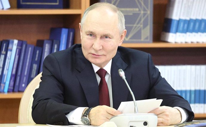 Archivo - El presidente de Rusia, Vladimir Putin, durante una reunión oficial en Moscú (archivo)