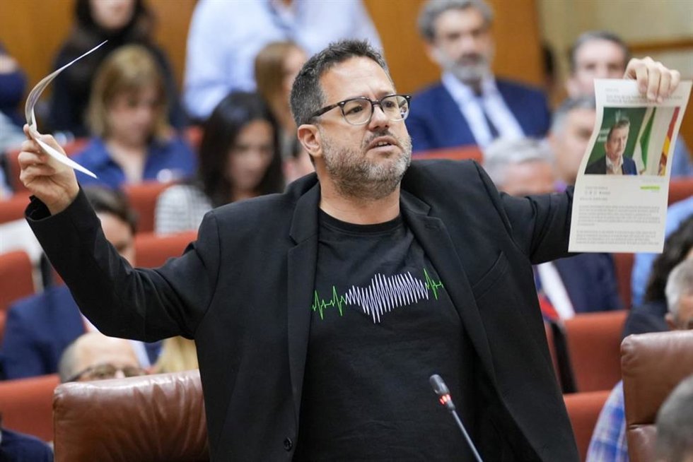 El portavoz de Adelante Andalucía, José Ignacio García, este jueves en el Pleno del Parlamento.
