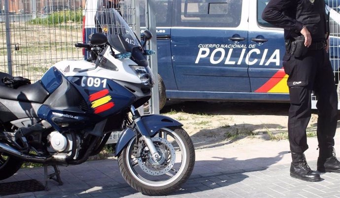 Archivo - Condenada a 3 años la mujer que arrojó por la ventanilla del coche en Medina un paquete con 4 gramos de coca .