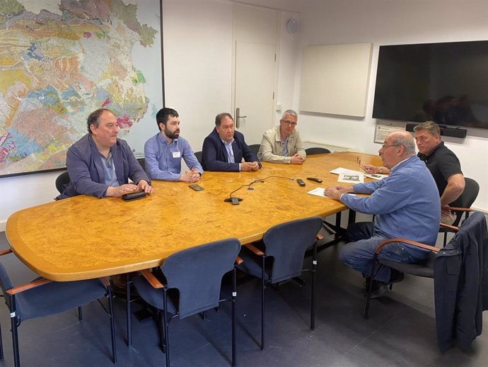 Reunión con los alcaldes de los municipios que pasará el nuevo servicio de autobús