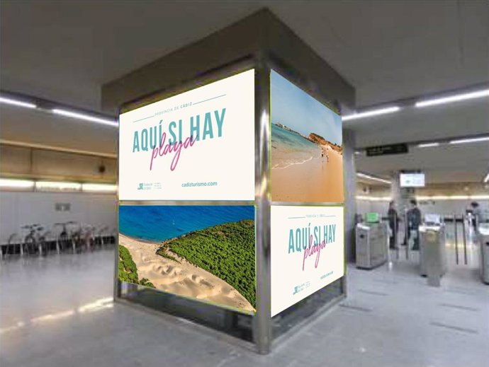 Campaña 'Cádiz, aquí sí hay playa' en el metro Puerto de Jerez de la ciudad de Sevilla.