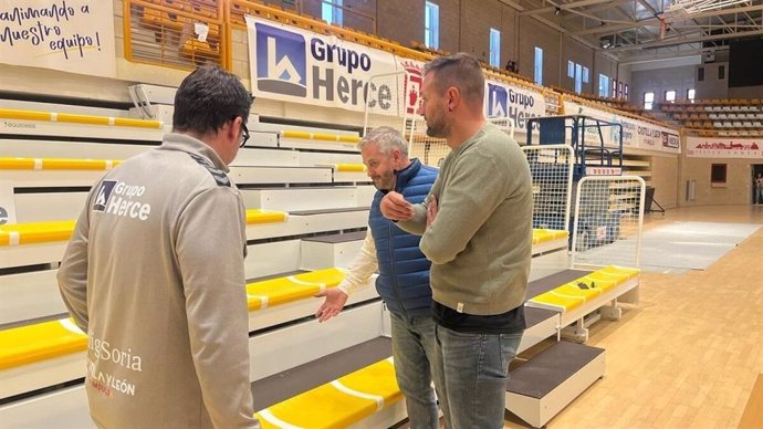 Toribio, Cabrerizo y Salvador, en el pabellón de Los Pajaritos.