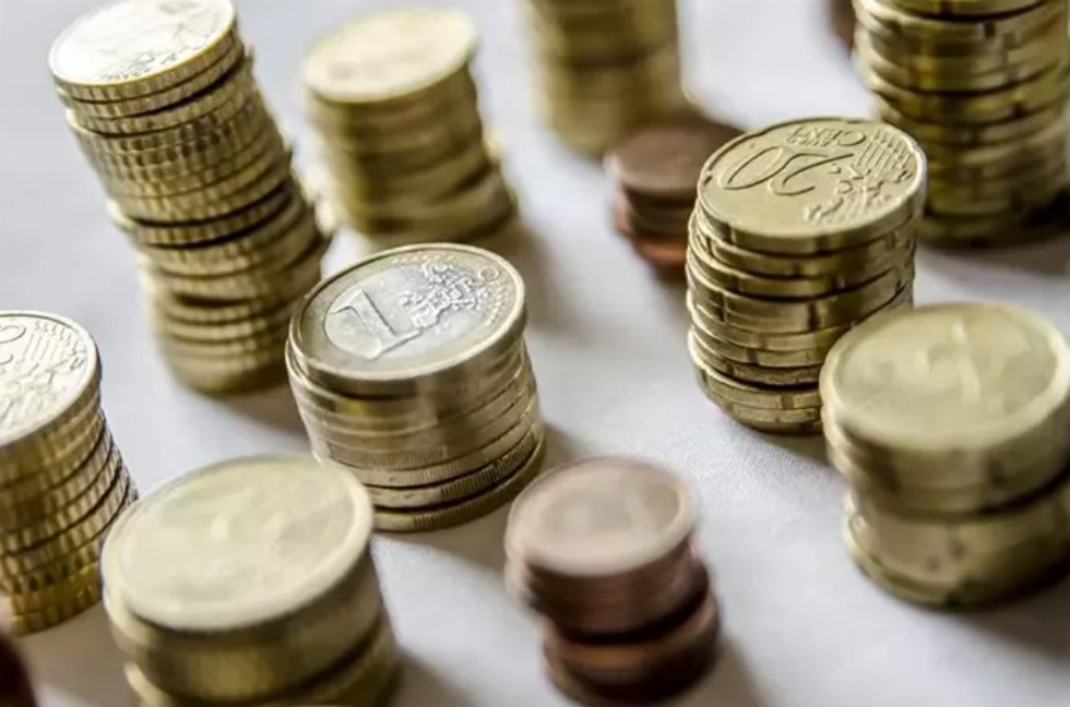 Monedas organizadas.