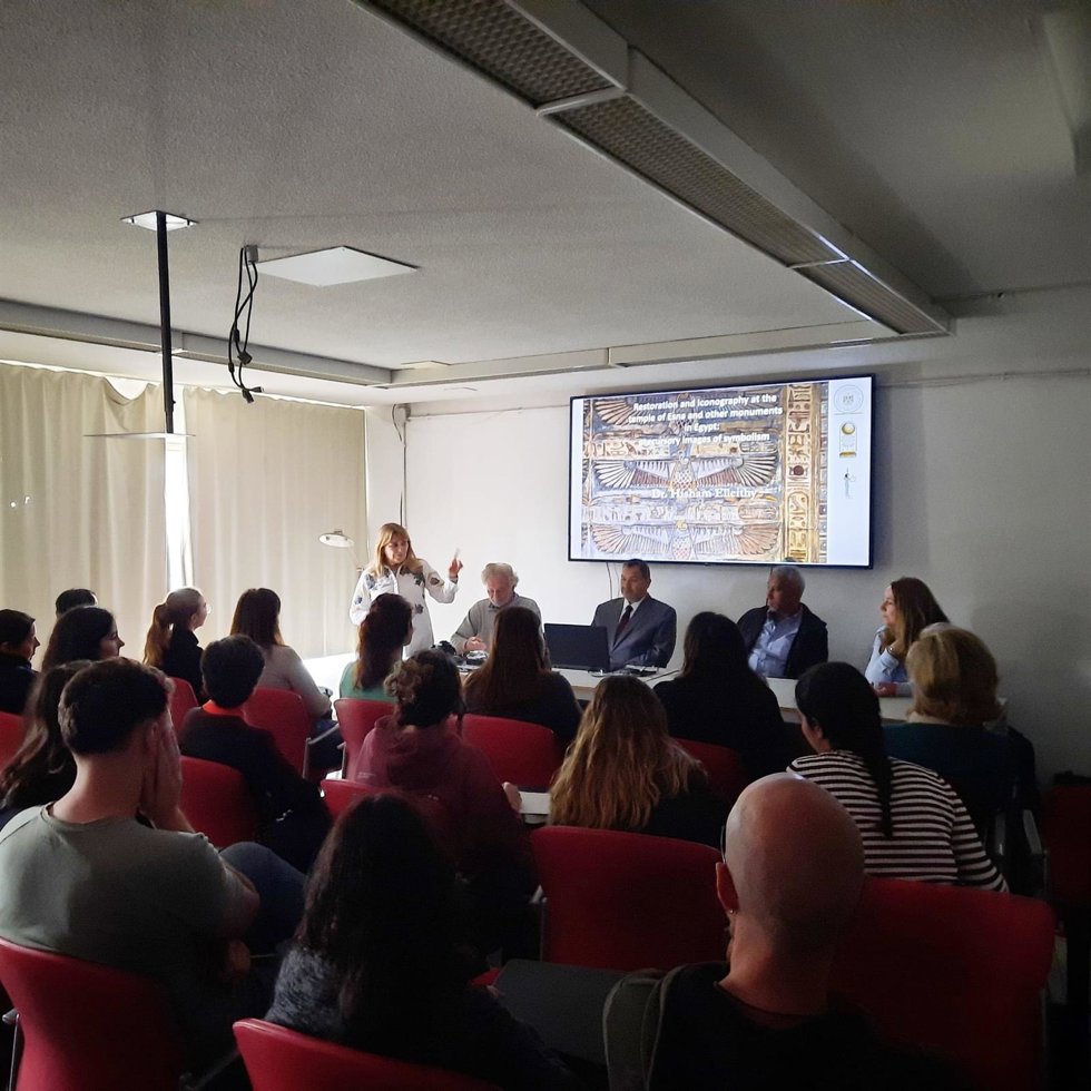 Conferencia sobre el templo egipcio de Esna