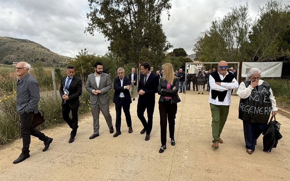 CARM, el Ayuntamiento de La Unión y los vecinos se oponen "rotundamente" al sellado de Portmán planteado por el MITECO