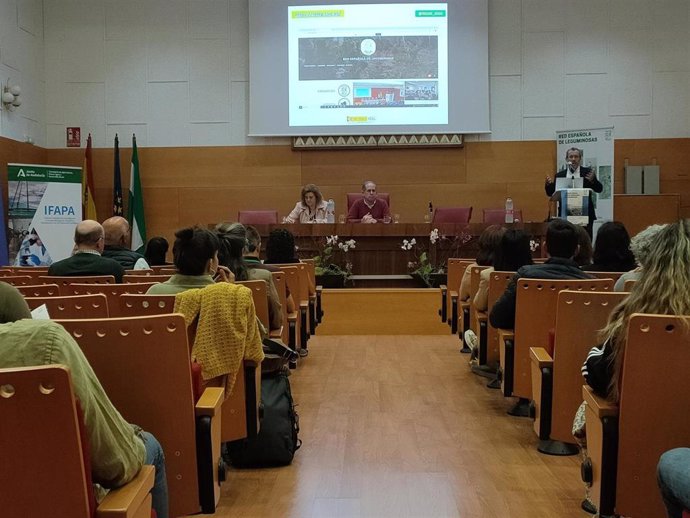 IAS-CSIC celebra con el Ifapa Alameda del Obispo en Córdoba unas jornadas técnicas sobre nuevas variedades de leguminosas.