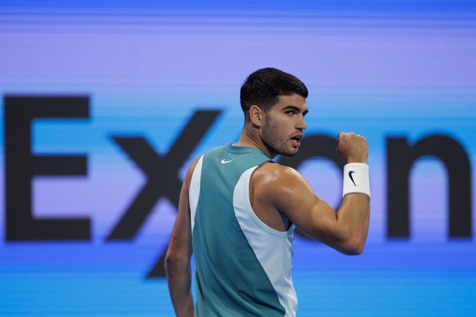 Archivo - Carlos Alcaraz of Spain during the 2025 Qatar ExxonMobil Open, ATP 500 Tennis open on 19 February 2025 in Doha, Qatar - Photo Tnani Badreddine / DPPI