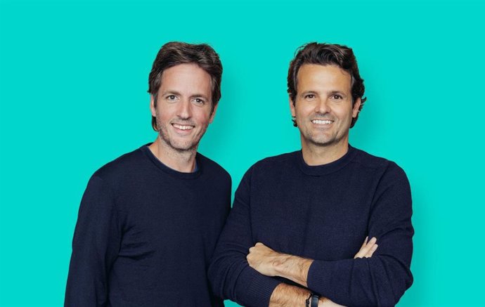 Juan Urdiales, co-CEO y cofundador de Job&Talent y Felipe.