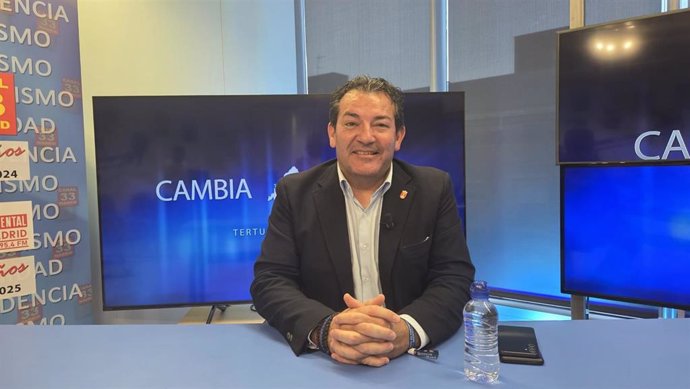 El alcalde de Villarejo de Salvanés, Jesús Díaz Raboso, en una entrevista en Canal 33 TV.