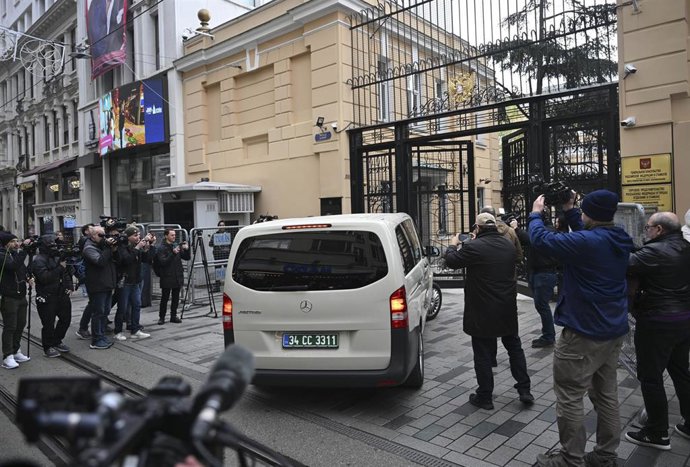 La delegación estadounidense llega al lugar de la reunión con representantes de Rusia para normalizar relaciones