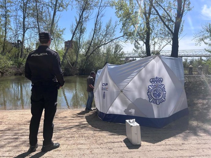 Zona del río donde se localizó el cadáver de Alejandro Aranda.