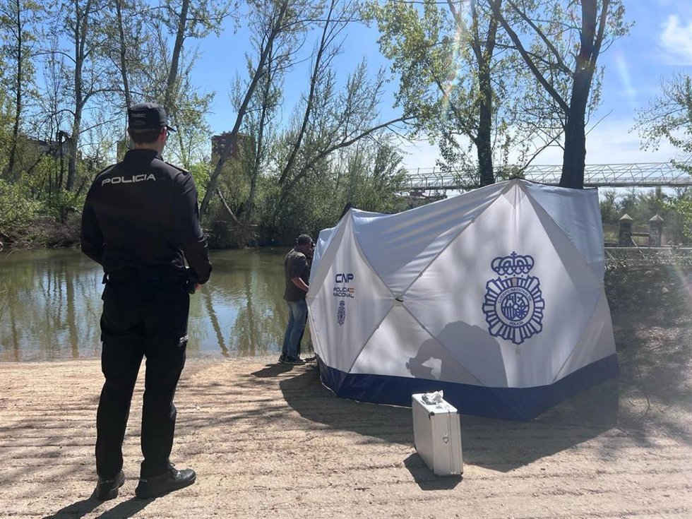 Zona del río donde se localizó el cadáver de Alejandro Aranda.