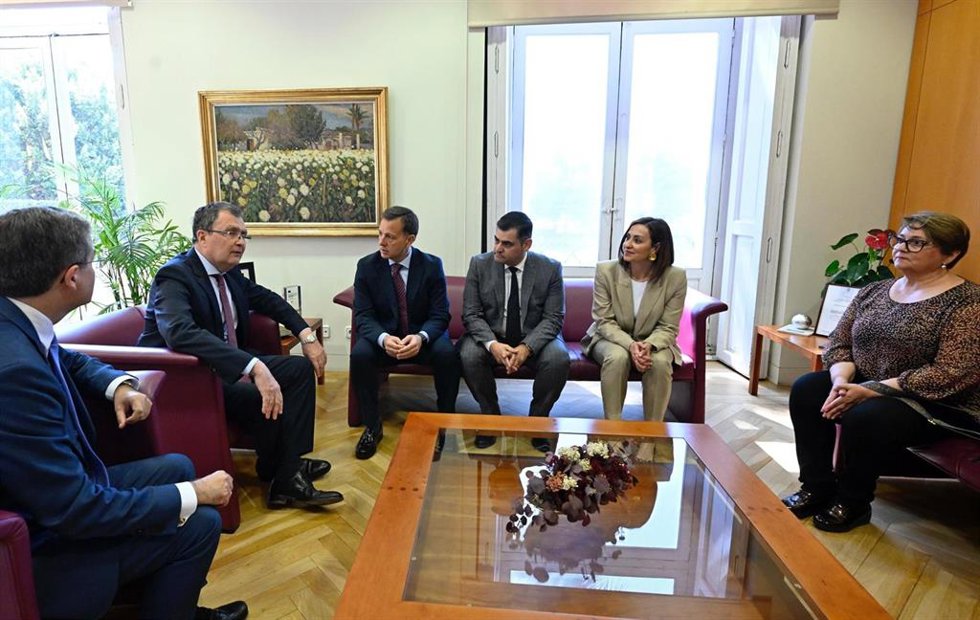 Reunión entre el alcalde de Albacete, Manuel Serrano, y el de Murcia, José Ballesta.