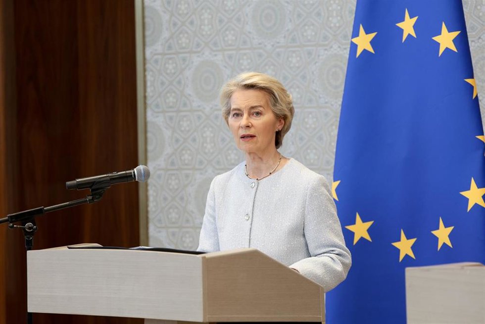HANDOUT - 04 April 2025, Uzbekistan, Samarkand: President of the European Commission Ursula von der Leyen gives a joint statement with President of the European Council Antonio Costa during the first summit between the leaders of the EU and the five cou