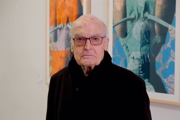 Archivo - El artista sevillano Luis Gordillo, uno de los artistas que expone en 'Andalucía Perpetuum Mobile'