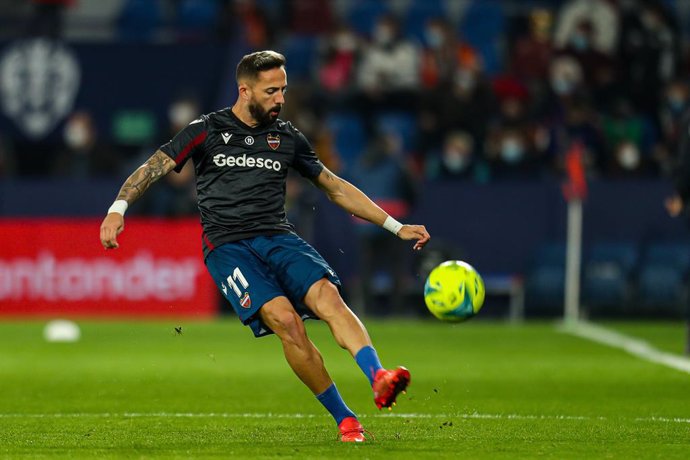 Archivo - Jose Luis Morales of Levante UD in action during the Santander League match between Levante UD and Valencia CF at the Ciutat de Valencia Stadium on December 20, 2021, in Valencia, Spain.